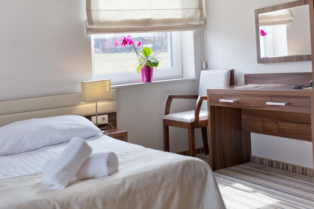 Pensjonat Lysica Wellness & Spa Swieta Katarzyna  Exteriör bild